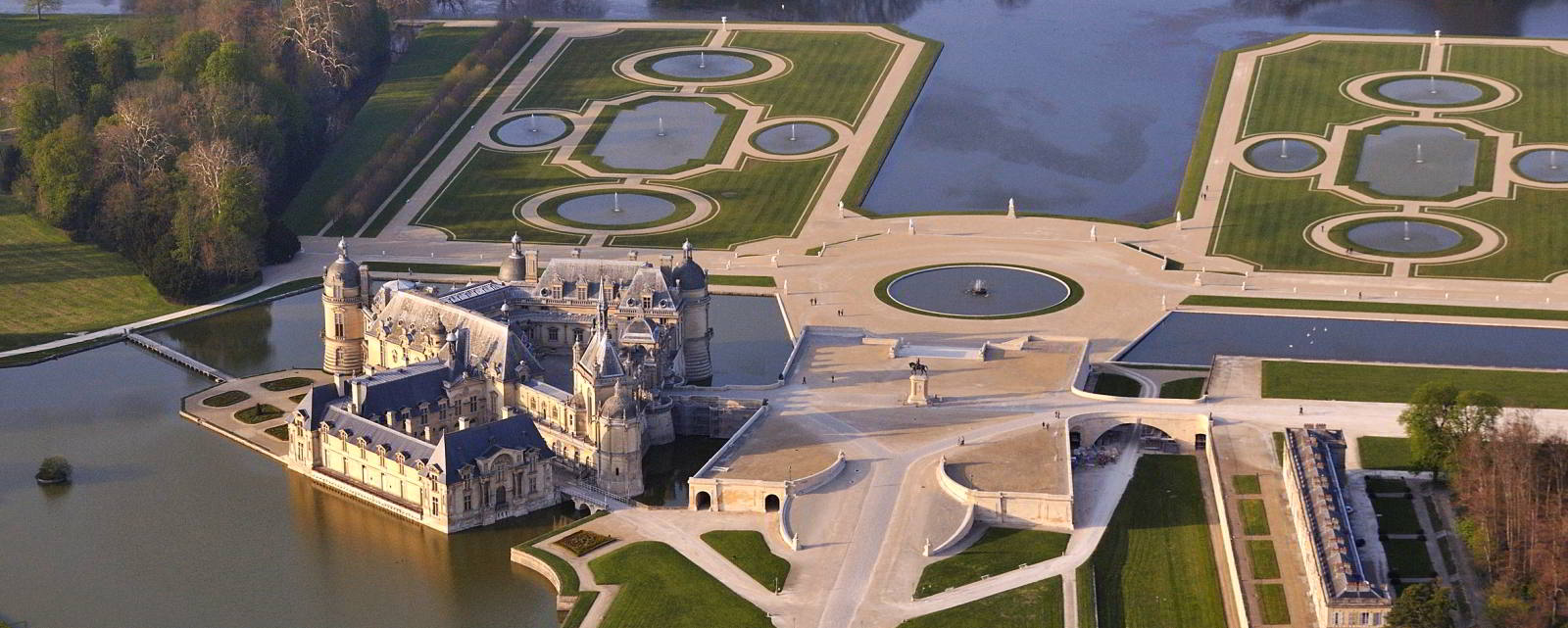 Bespoke Luxury Holidays in France Hauts-de-France. Chantilly Castle VIP Visit with In Luxe Travel France, the France Luxury Travel Specialist since 2007