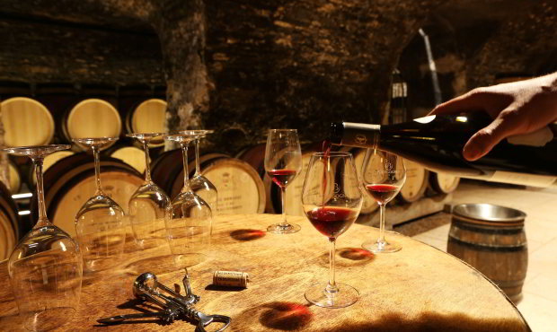 France Burgundy Tailor-made Luxury wine tour Oenological Workshop in a Wine grower's Cellar with In Luxe Travel France, the France Luxury Travel Specialist since 2007