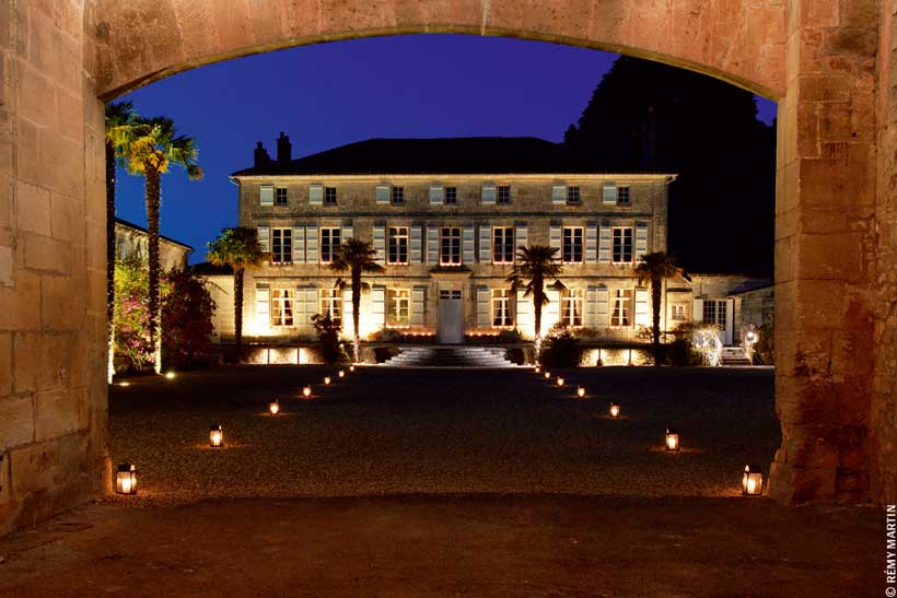 EXPERIENCE THE FRENCH ART DE VIVRE AT ITS BEST DISCOVERING THE LEGENDARY COGNAC LOUIS XIII