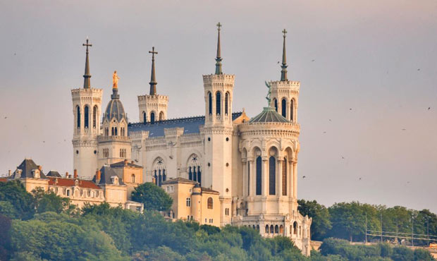 Take part in an unusual adventure by visiting the hidden places and the roofs of the unmissable Fourvière basilica in Lyon with In Luxe Travel France, The specialist of luxury bespoke holidays in France since 2007