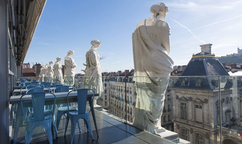 HAVE A DRINK ON THE ROOFTOP OF THE LYON OPERA